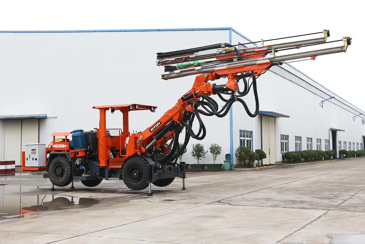 鷹式臂雙臂鑿巖臺(tái)車